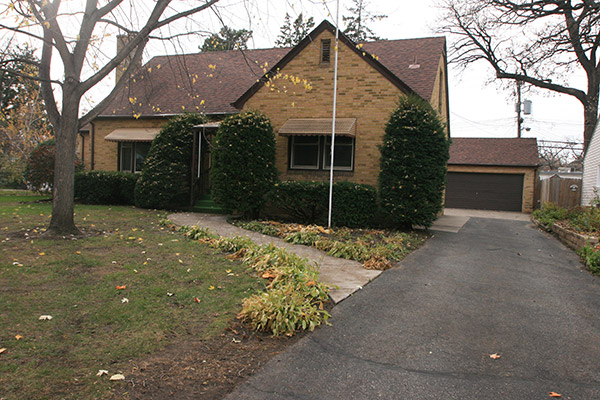 Minneapolis-Minnesota-exterior-of-house-before-remodel