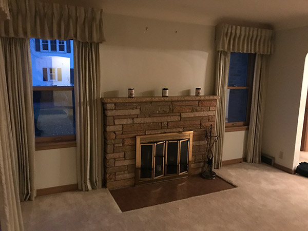 Richfield-MN-livingroom-fireplace-before-remodled